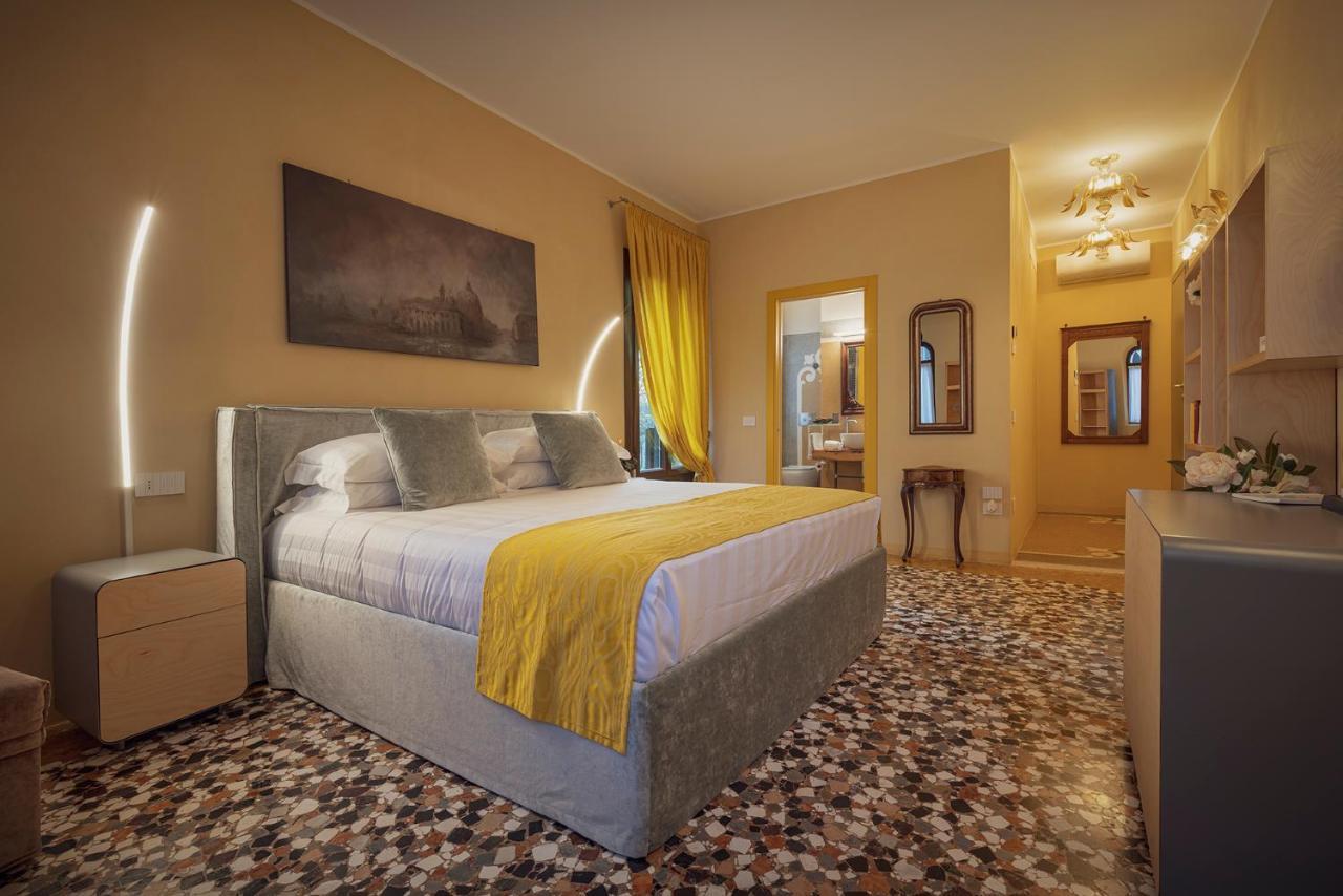 Cinqueteste Luxury 2* Venedig