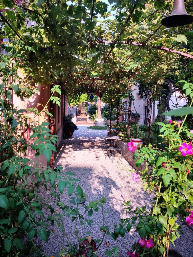 Cinqueteste Luxury Maison d'hôtes 2*
