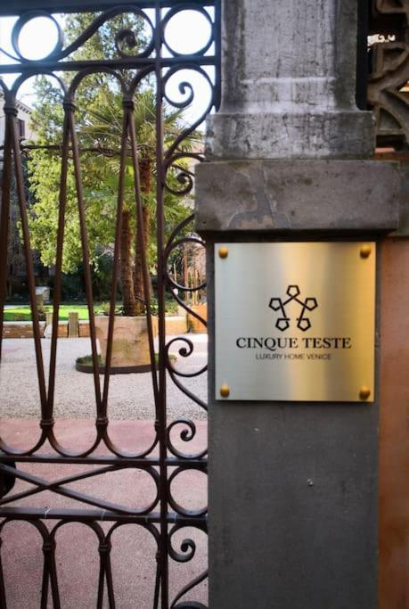 Cinqueteste Luxury 2* Venise