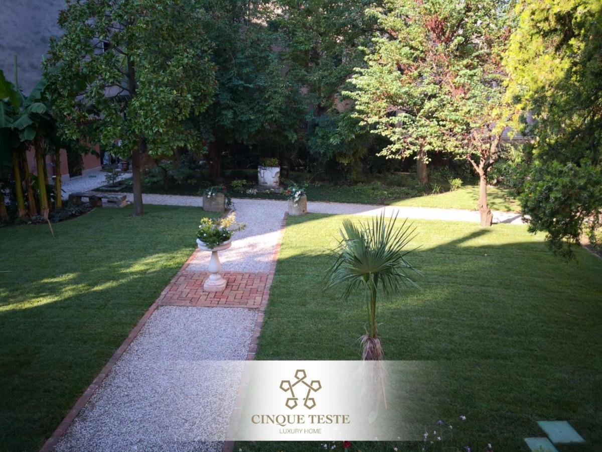 Cinqueteste Luxury Maison d'hôtes 2*